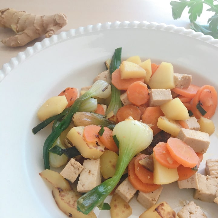 Carottes poêlées, tofu, gingembre, soja