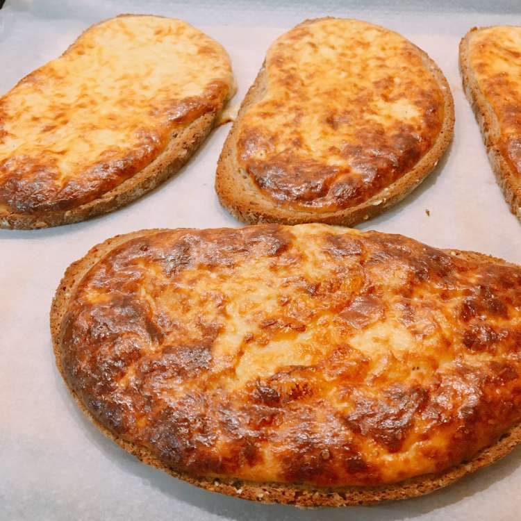 Tartines gratinées au Comté